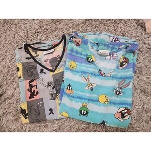 Lot 2- Looney Tunes Bugs Bunny Tweety‎ Bird Medical Dentist Scrub Top Womens M